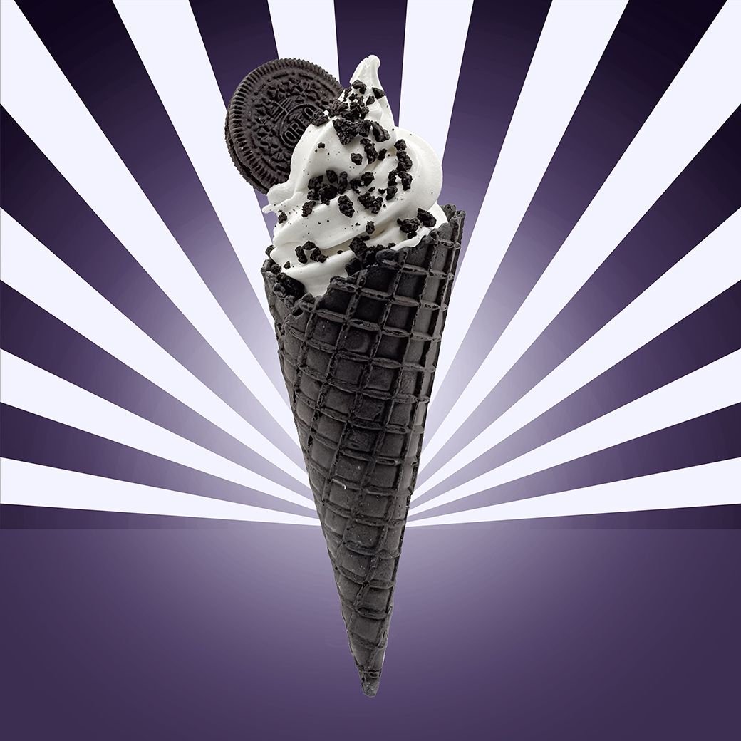 Schwarze Oreo Softeistüte